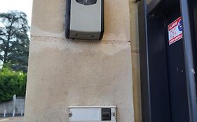 Bel Appartement Spacieux Et Confortable Idealement Situe